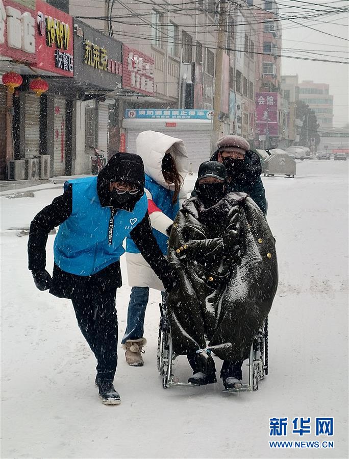 (在习近平新时代中国特色社会主义思想指引下——新时代新作为新篇章·习近平总书记关切事·图文互动)(2)闪耀精神之光——写在学雷锋纪念日之际